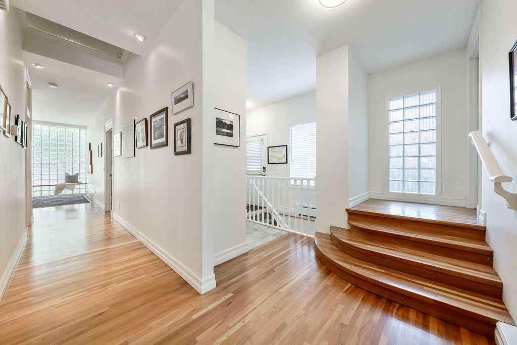 MLS® A2252307 - 509 15 Avenue NE in Renfrew Calgary, Residential