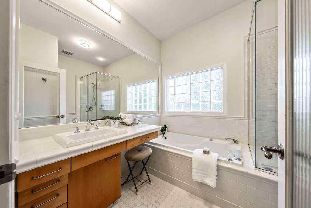 MLS® A2252307 - 509 15 Avenue NE in Renfrew Calgary, Residential
