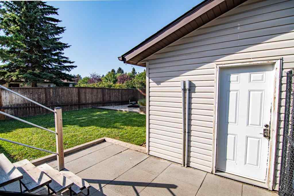 MLS® A2252309 - 68 Heritage Drive  in Heritage Park Lacombe, Residential