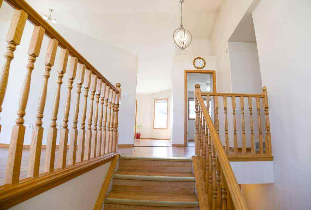 MLS® A2252312 - 5905 61 Avenue  in Lucas Heights Ponoka, Residential