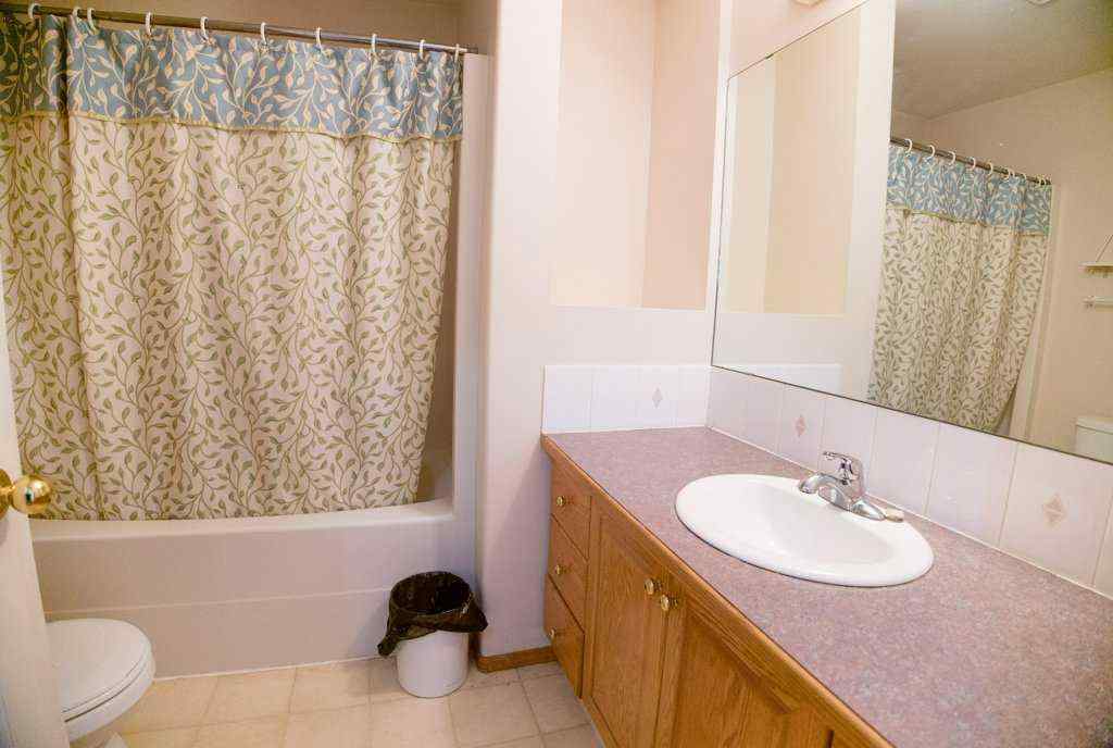 MLS® A2252312 - 5905 61 Avenue  in Lucas Heights Ponoka, Residential
