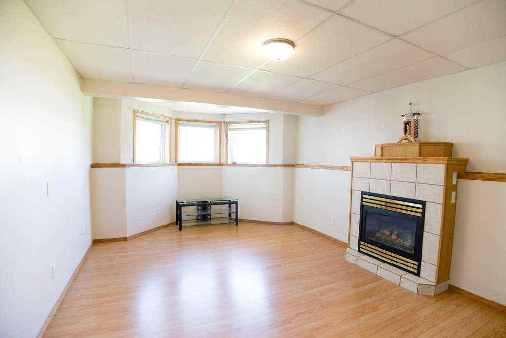 MLS® A2252312 - 5905 61 Avenue  in Lucas Heights Ponoka, Residential