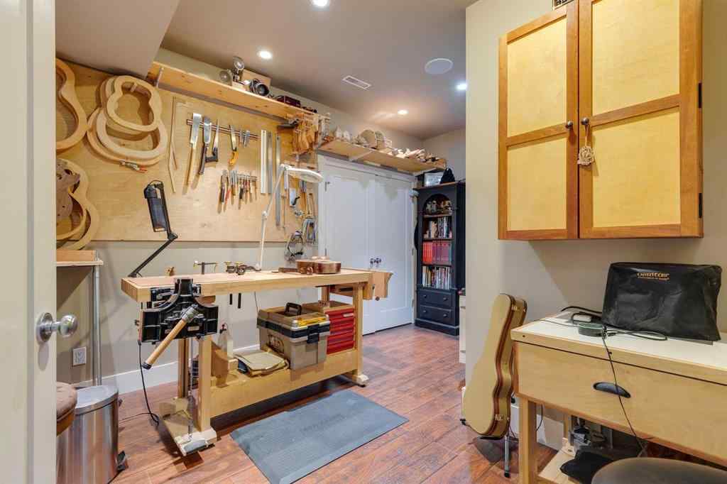 MLS® A2252313 - 1940 27 Avenue SW in South Calgary Calgary, Residential