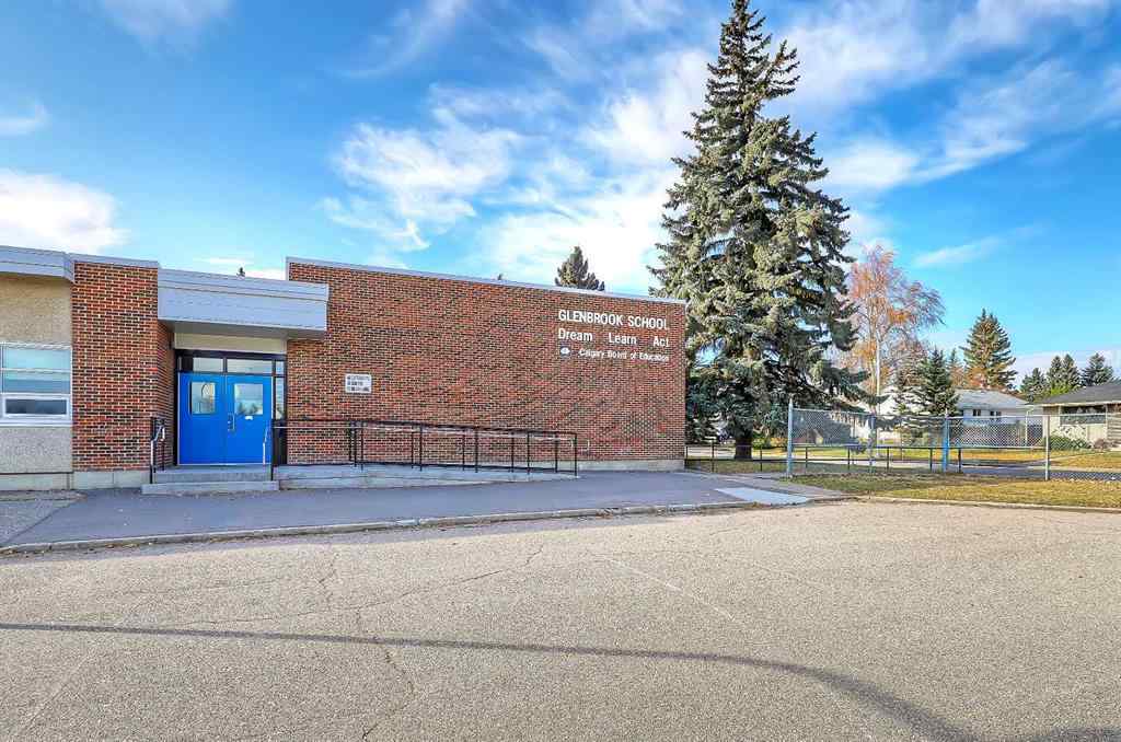 MLS® A2252321 - 2747 Grant Crescent SW in Glenbrook Calgary, Residential