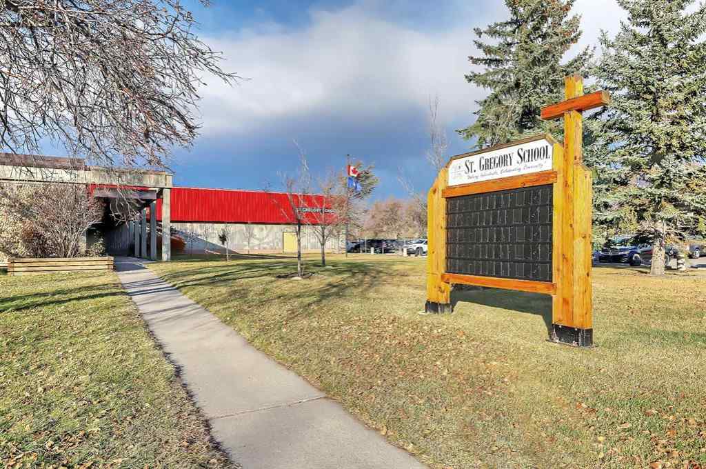 MLS® A2252321 - 2747 Grant Crescent SW in Glenbrook Calgary, Residential