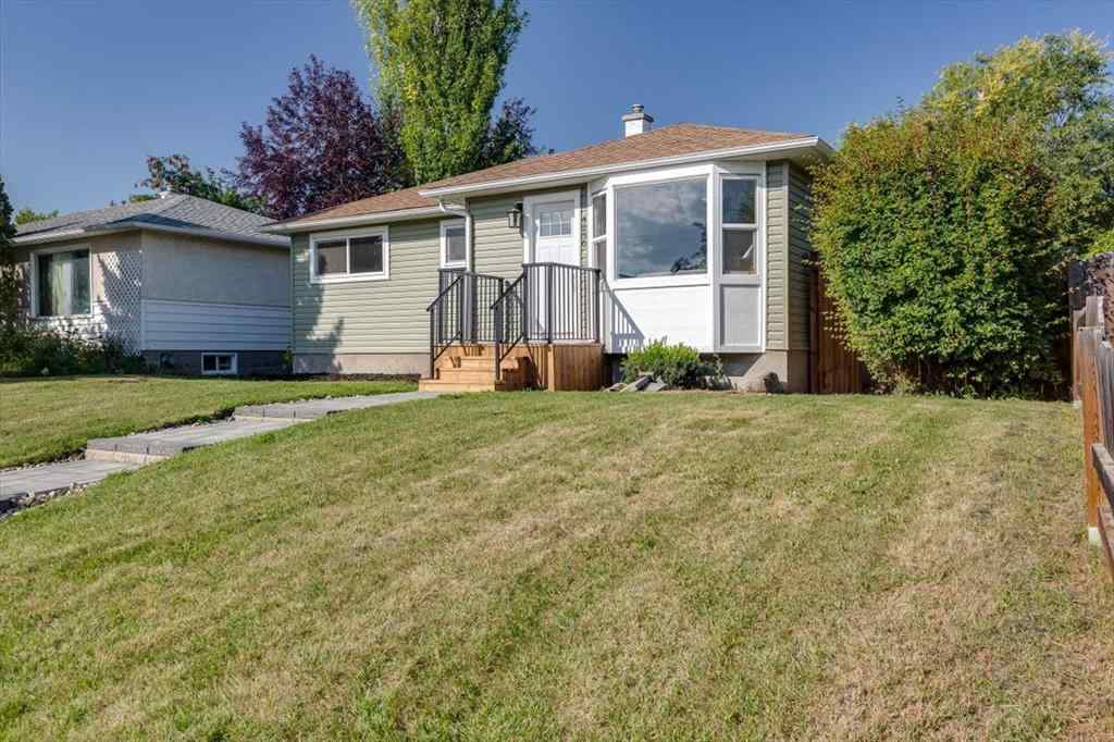 MLS® A2252322 - 4230 40a Avenue  in Grandview Red Deer, Residential