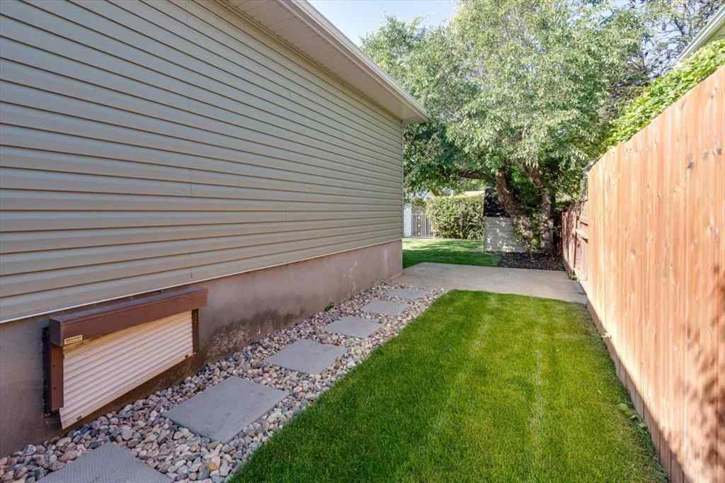 MLS® A2252322 - 4230 40a Avenue  in Grandview Red Deer, Residential