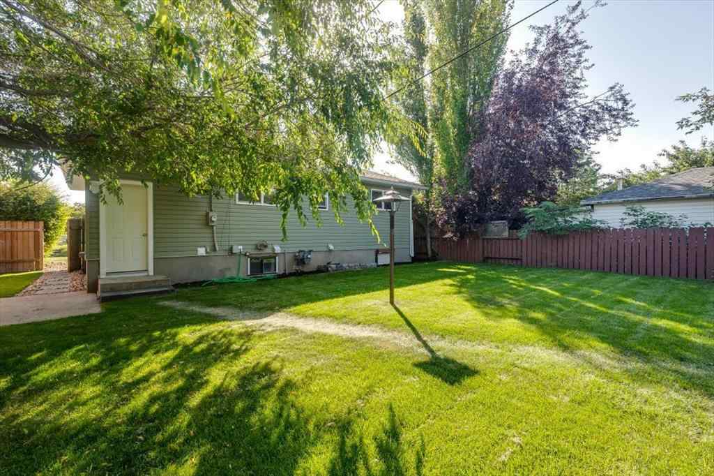MLS® A2252322 - 4230 40a Avenue  in Grandview Red Deer, Residential