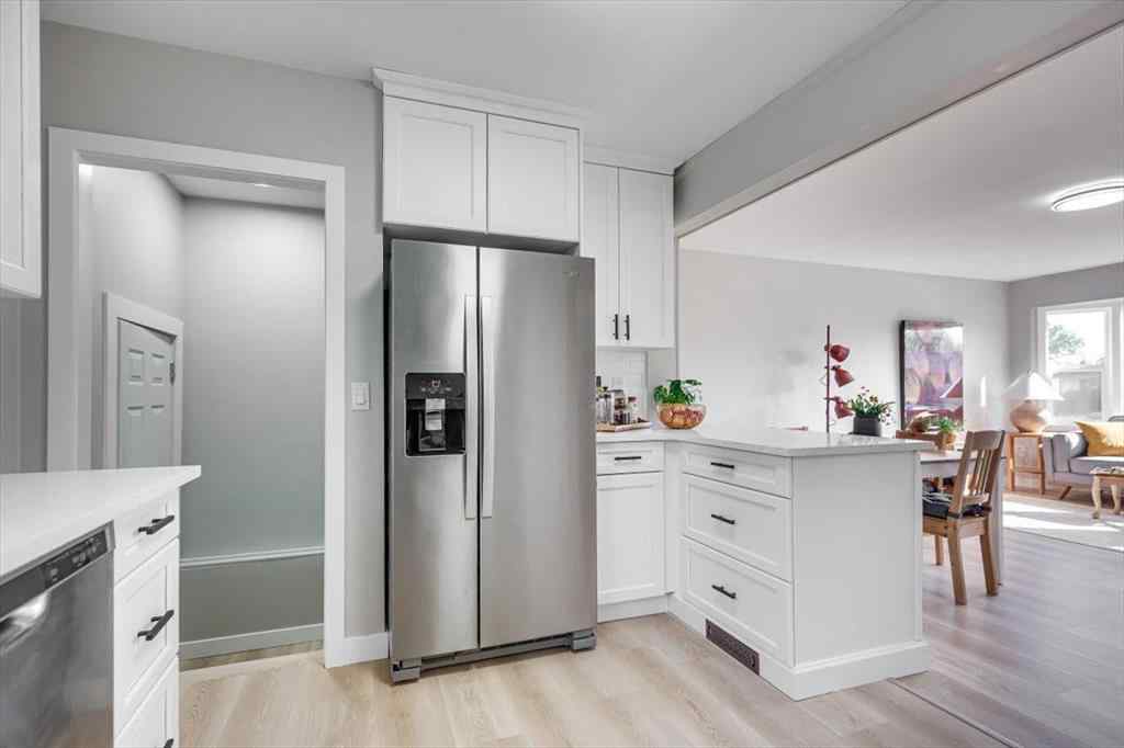 MLS® A2252322 - 4230 40a Avenue  in Grandview Red Deer, Residential