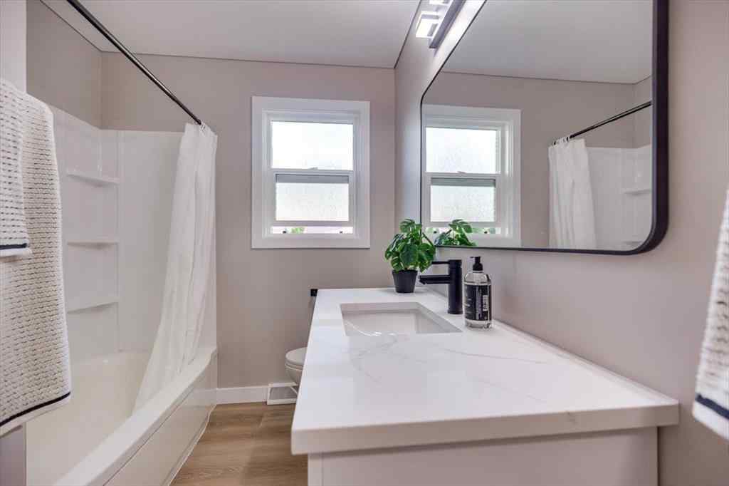 MLS® A2252322 - 4230 40a Avenue  in Grandview Red Deer, Residential