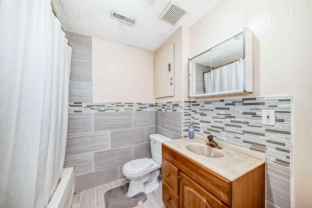 MLS® A2252330 - 33 Martinridge Place NE in Martindale Calgary, Residential