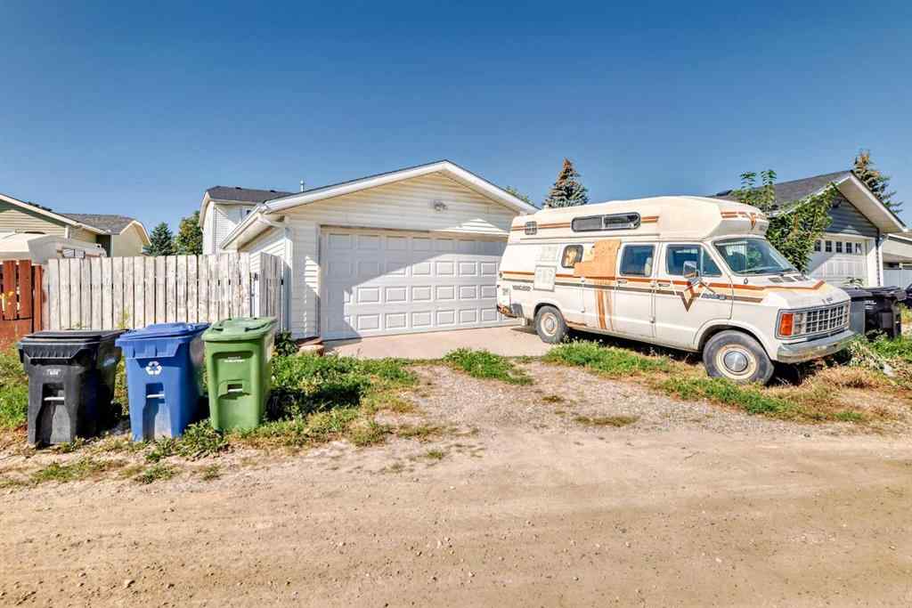 MLS® A2252330 - 33 Martinridge Place NE in Martindale Calgary, Residential