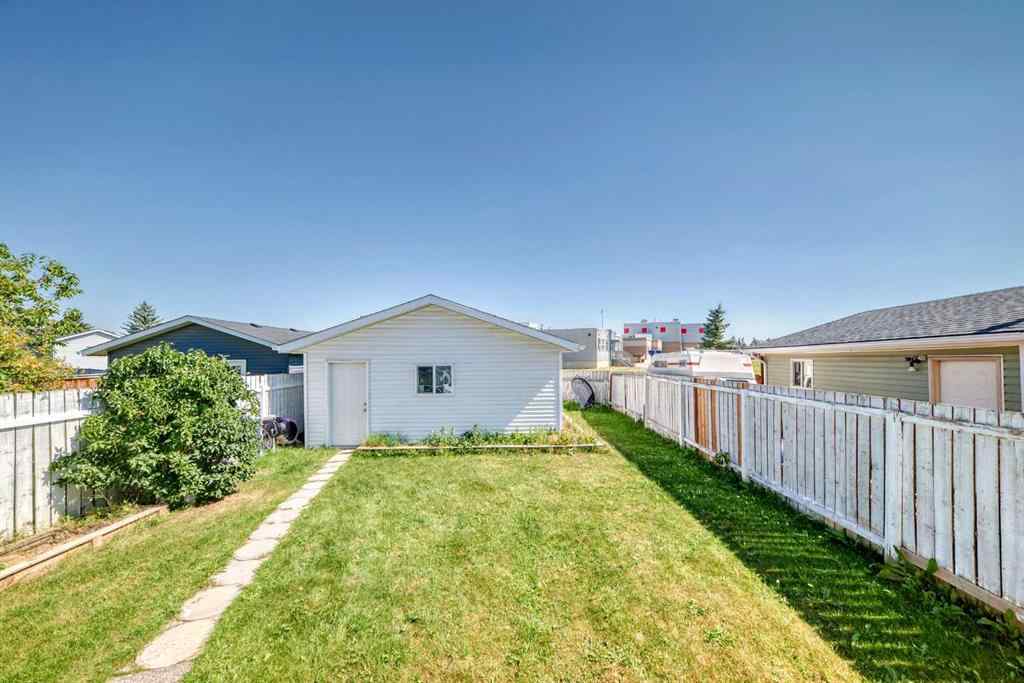 MLS® A2252330 - 33 Martinridge Place NE in Martindale Calgary, Residential