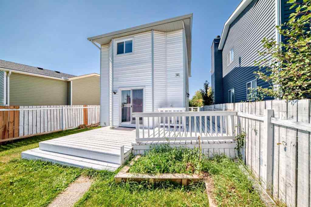 MLS® A2252330 - 33 Martinridge Place NE in Martindale Calgary, Residential