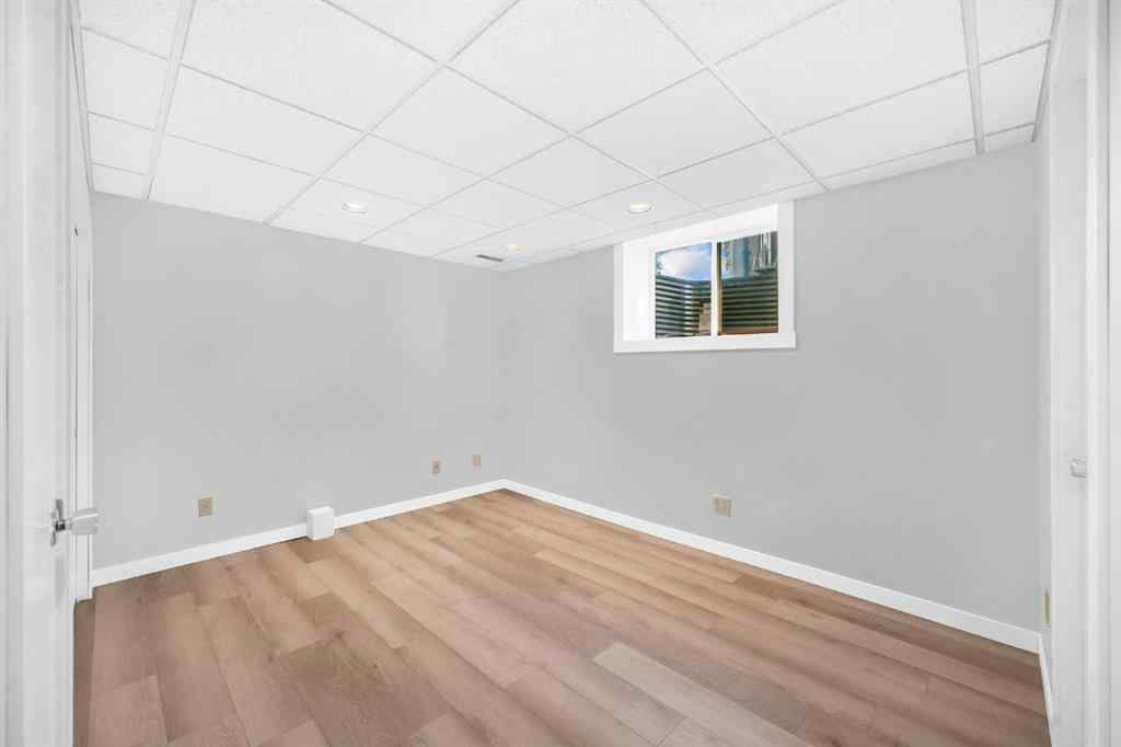 MLS® A2252343 - 804 71 Avenue NW in Huntington Hills Calgary, Residential