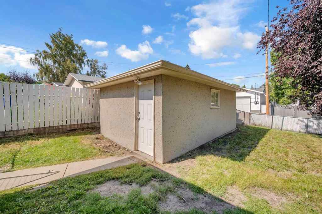 MLS® A2252343 - 804 71 Avenue NW in Huntington Hills Calgary, Residential