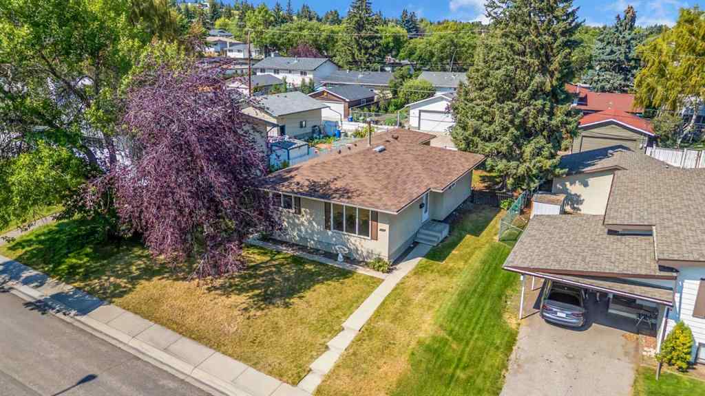 MLS® A2252343 - 804 71 Avenue NW in Huntington Hills Calgary, Residential