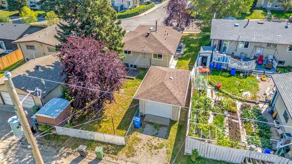 MLS® A2252343 - 804 71 Avenue NW in Huntington Hills Calgary, Residential