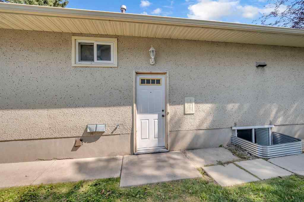 MLS® A2252343 - 804 71 Avenue NW in Huntington Hills Calgary, Residential