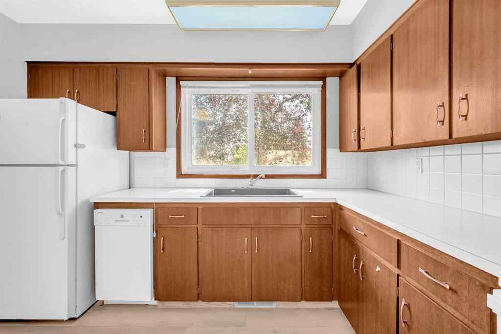 MLS® A2252343 - 804 71 Avenue NW in Huntington Hills Calgary, Residential