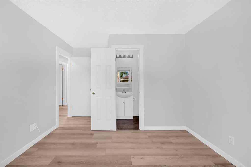 MLS® A2252343 - 804 71 Avenue NW in Huntington Hills Calgary, Residential