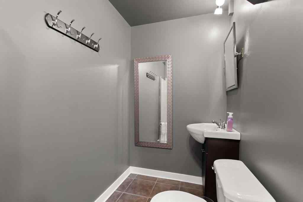 MLS® A2252346 - 2591 22 Avenue SE in Crestwood-Norwood Medicine Hat, Residential