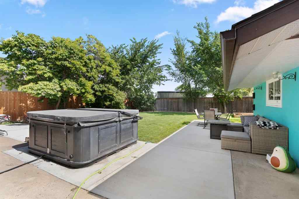 MLS® A2252346 - 2591 22 Avenue SE in Crestwood-Norwood Medicine Hat, Residential