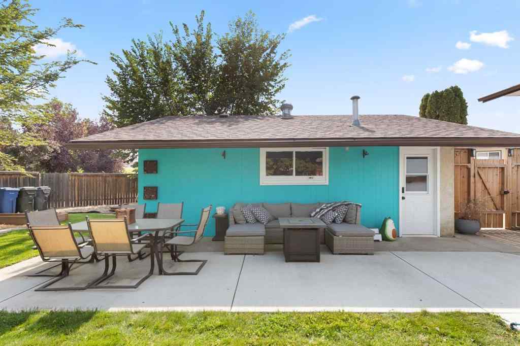 MLS® A2252346 - 2591 22 Avenue SE in Crestwood-Norwood Medicine Hat, Residential