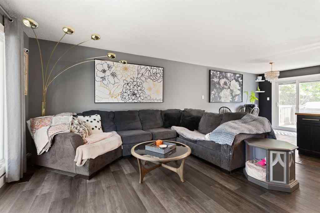 MLS® A2252346 - 2591 22 Avenue SE in Crestwood-Norwood Medicine Hat, Residential