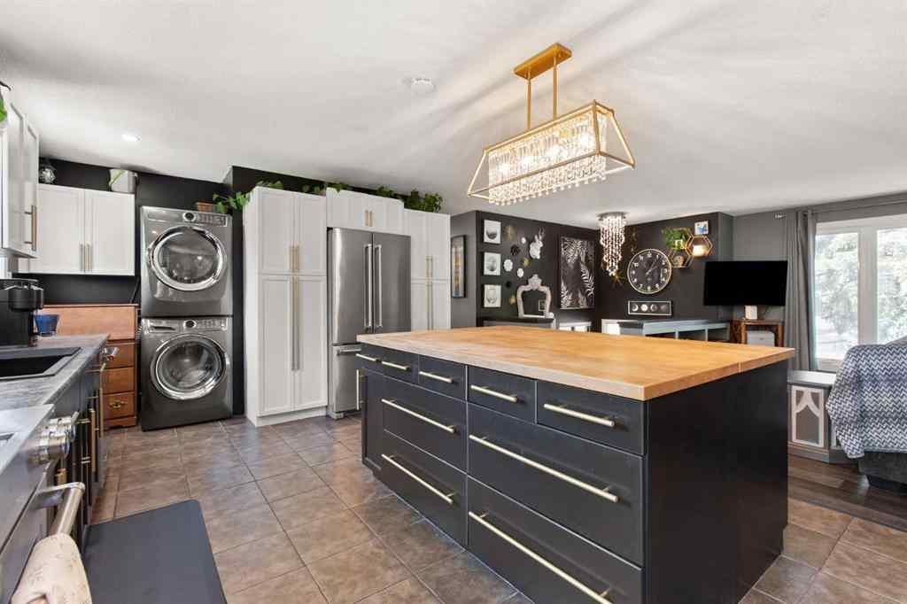 MLS® A2252346 - 2591 22 Avenue SE in Crestwood-Norwood Medicine Hat, Residential