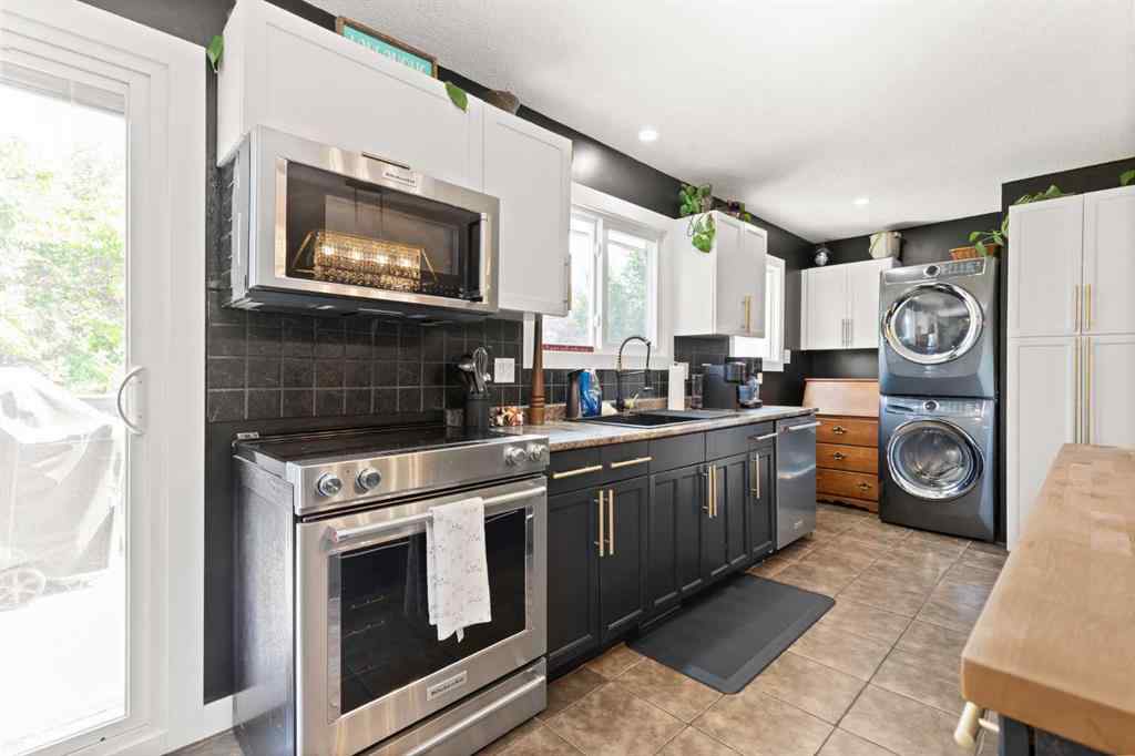 MLS® A2252346 - 2591 22 Avenue SE in Crestwood-Norwood Medicine Hat, Residential