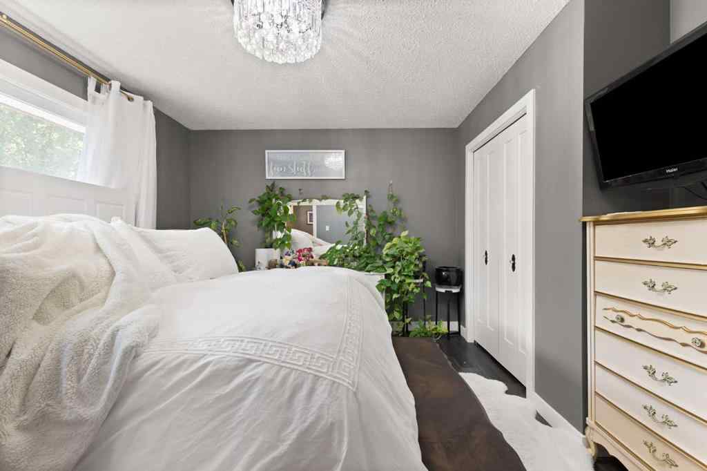MLS® A2252346 - 2591 22 Avenue SE in Crestwood-Norwood Medicine Hat, Residential
