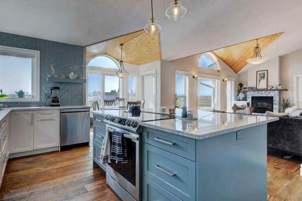 MLS® A2252353 - 642243 72 Street E in NONE Rural Foothills County, Residential