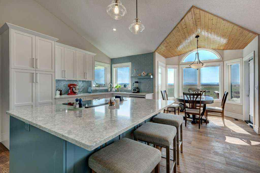 MLS® A2252353 - 642243 72 Street E in NONE Rural Foothills County, Residential