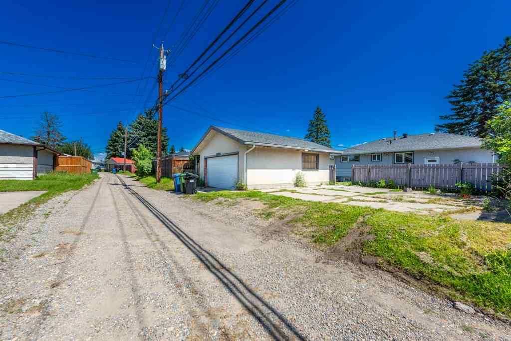 MLS® A2252354 - 209 47 Street SE in Forest Heights Calgary, Residential