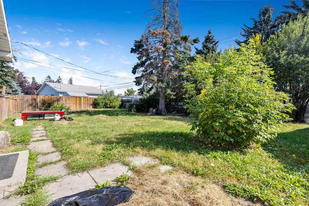 MLS® A2252358 - 4720 Fordham Crescent SE in Forest Heights Calgary, Residential