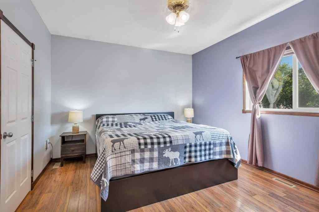 MLS® A2252365 - 5201 50 Street  in NONE Bentley, Residential