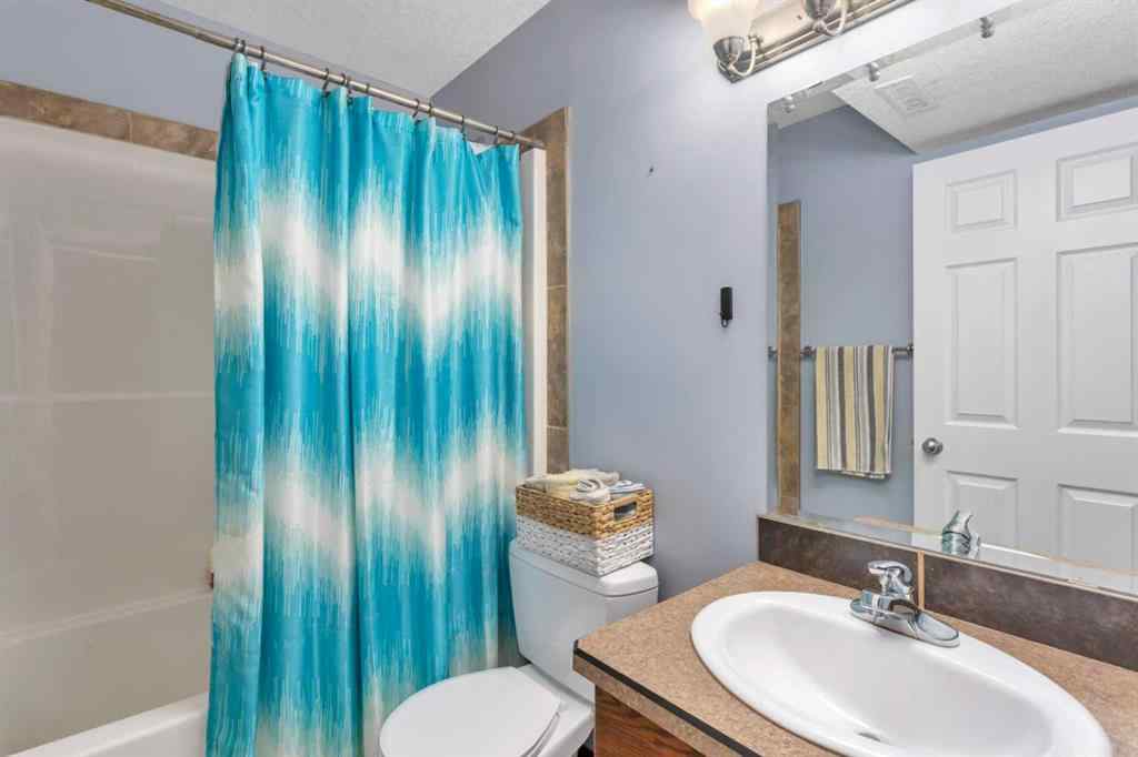 MLS® A2252365 - 5201 50 Street  in NONE Bentley, Residential