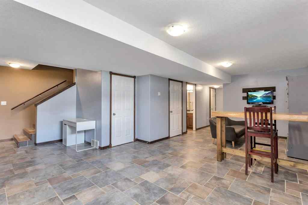 MLS® A2252365 - 5201 50 Street  in NONE Bentley, Residential