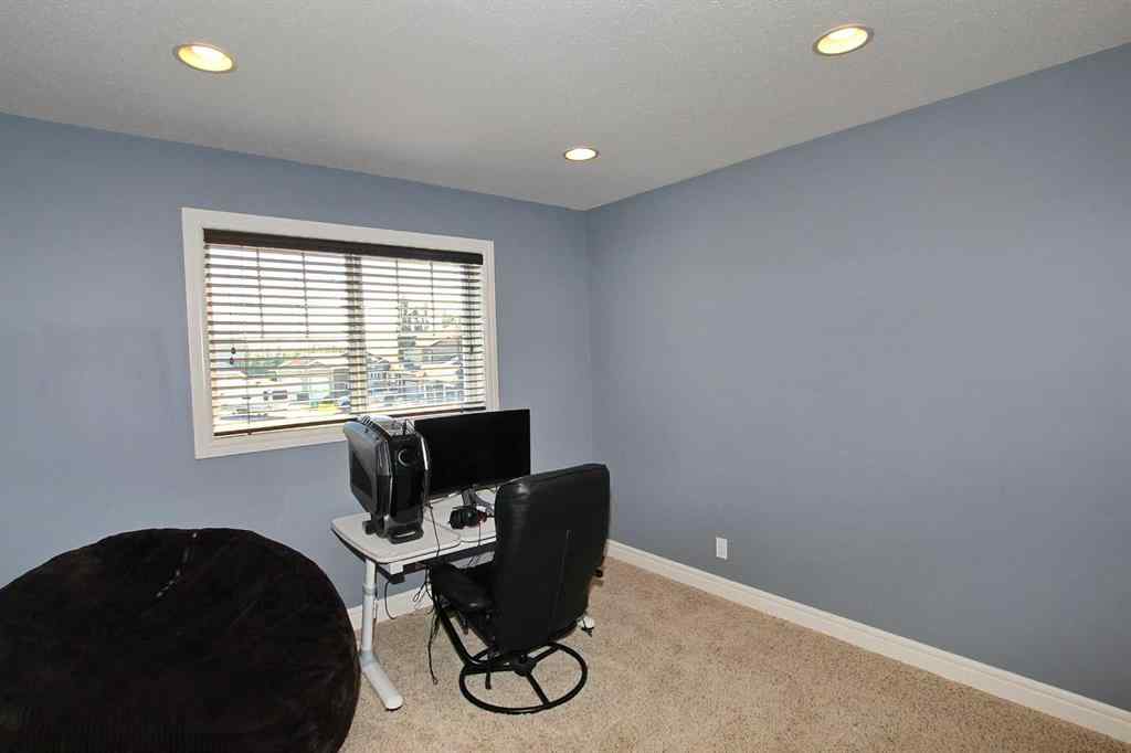 MLS® A2252377 - 6 Laurel Close  in Lakeway Landing Sylvan Lake, Residential