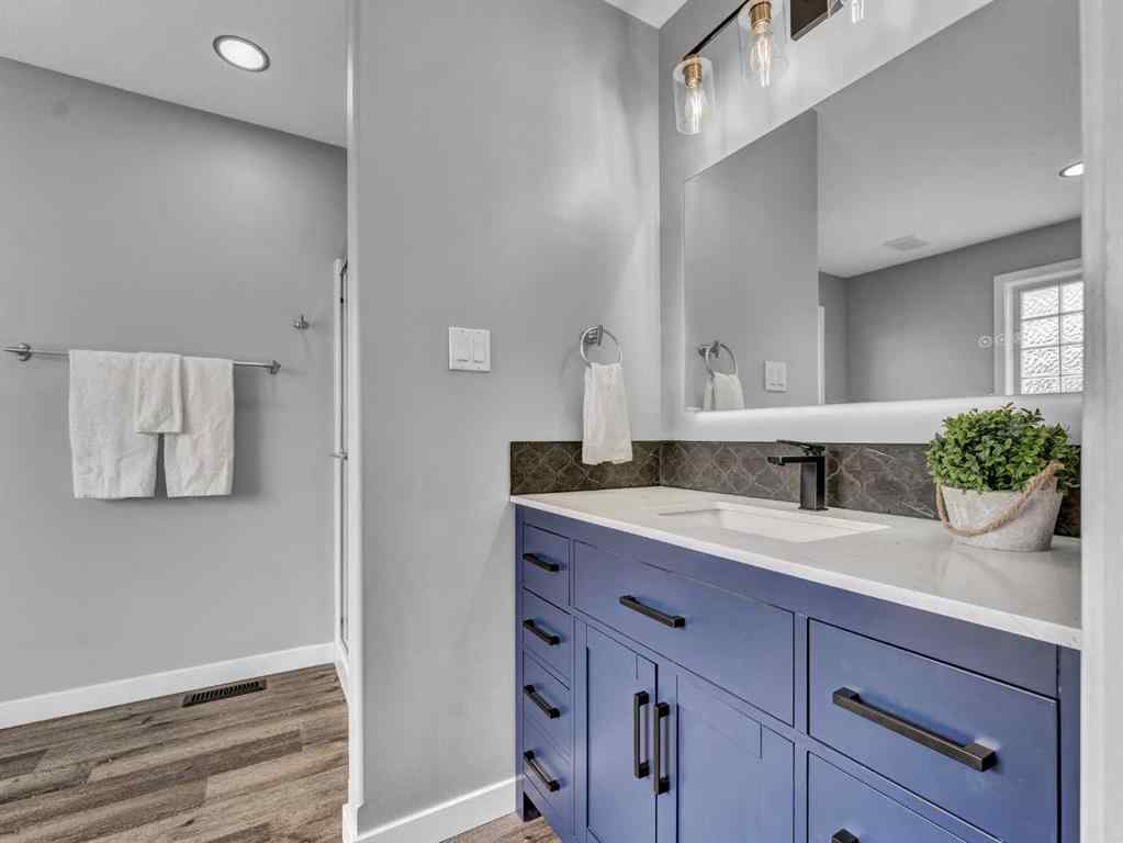 MLS® A2252382 - 23 Vista Avenue SE in SE Southridge Medicine Hat, Residential
