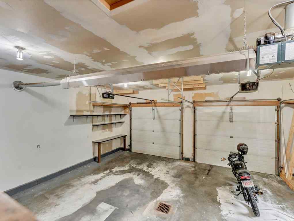 MLS® A2252382 - 23 Vista Avenue SE in SE Southridge Medicine Hat, Residential