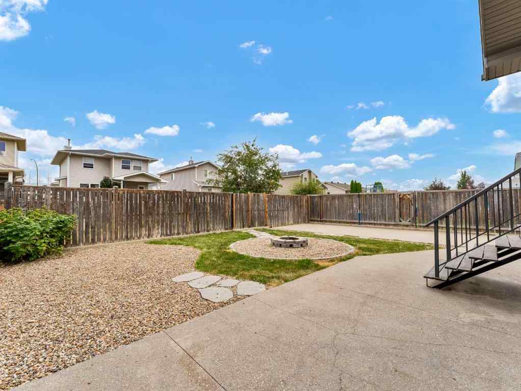 MLS® A2252382 - 23 Vista Avenue SE in SE Southridge Medicine Hat, Residential