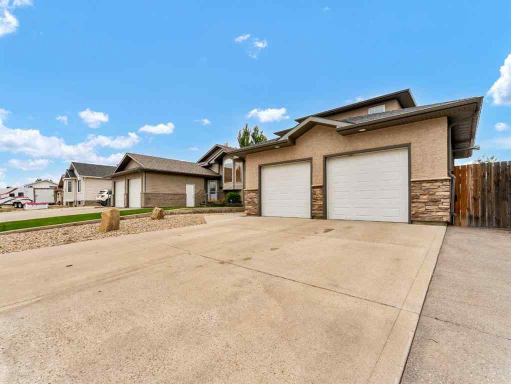 MLS® A2252382 - 23 Vista Avenue SE in SE Southridge Medicine Hat, Residential