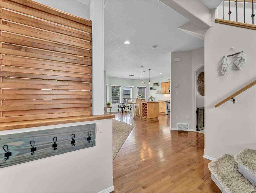 MLS® A2252382 - 23 Vista Avenue SE in SE Southridge Medicine Hat, Residential