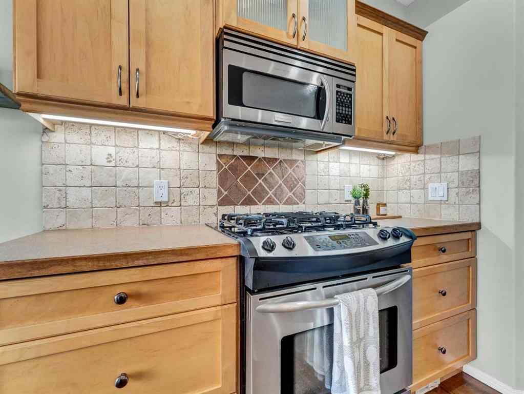 MLS® A2252382 - 23 Vista Avenue SE in SE Southridge Medicine Hat, Residential