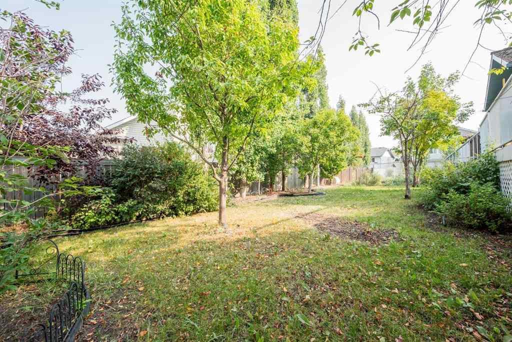 MLS® A2252385 - 10216 72B Avenue  in Mission Heights Grande Prairie, Residential