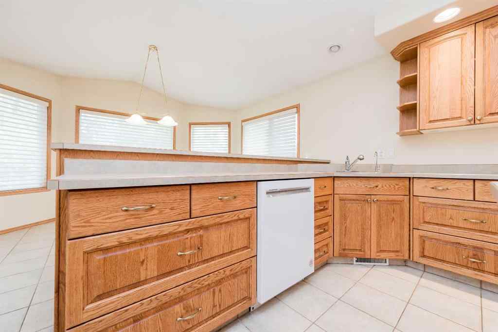 MLS® A2252385 - 10216 72B Avenue  in Mission Heights Grande Prairie, Residential