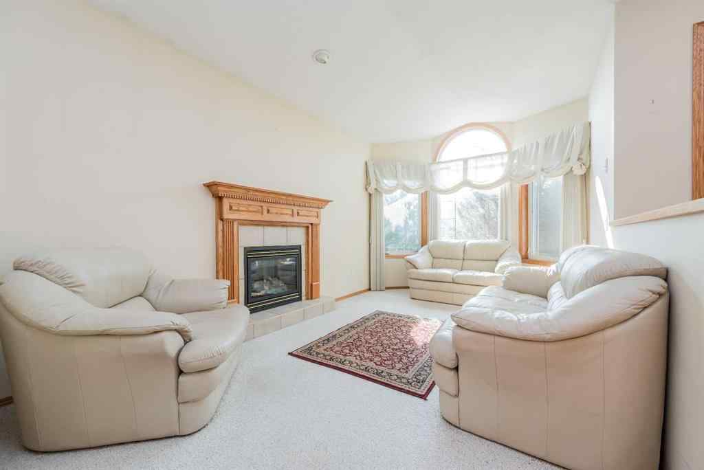 MLS® A2252385 - 10216 72B Avenue  in Mission Heights Grande Prairie, Residential