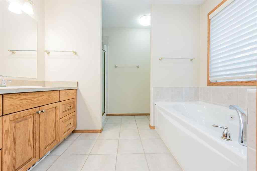 MLS® A2252385 - 10216 72B Avenue  in Mission Heights Grande Prairie, Residential